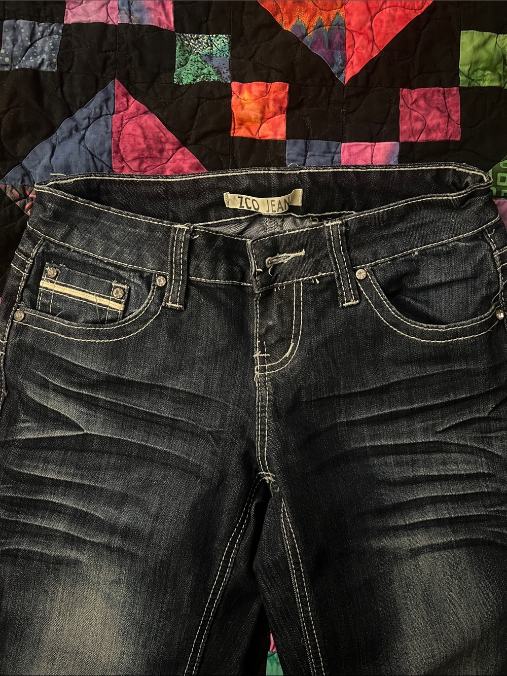 Junior’s Dark Blue Skinny Stretch Capris